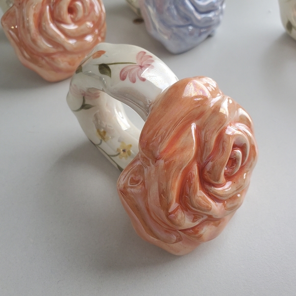 Milson & Louis 4 Handpainted Nappkin Holders - Picture 3 of 6